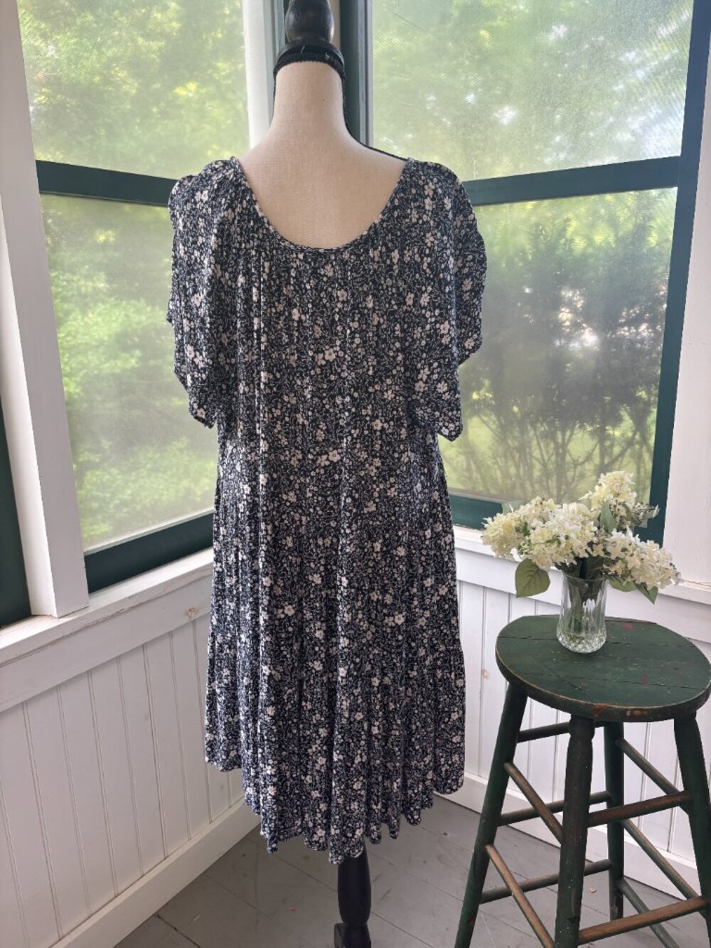 Knox Rose Tiered Flutter Sleeve Midi Dress | Navy Floral | Size L - Picture 3 of 6